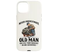 Ne sous-Estimez jamais Le Vieil Homme Qui Tourne Encore Les clés dans Les années 70 Coque pour iPhone 15 Plus