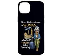 Ne sous-Estimez jamais Une Femme Qui Voyage Encore dans Ses années 70 Coque pour iPhone 14 Plus