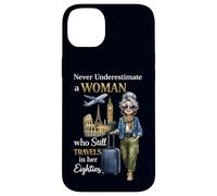 Ne sous-Estimez jamais Une Femme Qui Voyage Encore dans Ses années 80 Coque pour iPhone 14 Plus