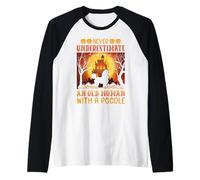 Ne sous-Estimez jamais Une Vieille Femme avec Un Caniche Halloween Manche Raglan