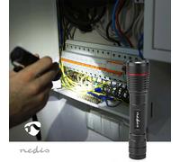 Nedis Lampe torche LTRR11WBK 1000 lm – LED 10W, Rechargeable USB‑C, IPX7, Portée 200 m – Argenté