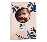 Nemau - Protège Carnet de Santé Personnalisé avec Prénom, Date et Photo - Gomme Expansée - Fabriqué en France - Étui Carnet Bébé Enfant Fille ou Garçon - Cadeau Naissance - Modèle Feuille Verte