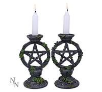 Nemesis Now – Lot de 2 bougeoirs Wiccan Pentagramme en résine Noir 15 cm
