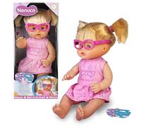 Nenuco - Poupée avec Lunettes Roses et Cheveux blonds avec 2 queues de Cheval, inclut 3 Patchs colorés pour Couvrir Un œil comme Un Enfant, Portant Une Robe, +2 Ans, Famosa