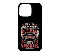 Never Underestimate an Old Man with A Smoker Funny Pitmaster Coque pour iPhone 15 Pro Max