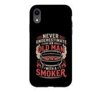 Never Underestimate an Old Man with A Smoker Funny Pitmaster Coque pour iPhone XR