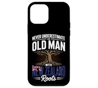 Never Underestimate an Old Man with New Zealand Roots Coque pour iPhone 12 Mini