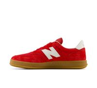 New Balance Unisexe T500 en Rouge/Blanc/Gris/Beige, Cuir, Taille 44.5