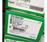 Schneider Electric ZELIO II 12E/8R 24CC RELOJ PANTALLA