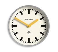 NEWGATE® Luggage Horloge Murale | Horloge de Gare Moderne en métal rétro | 30cm | Boîtier Profond en métal galvanisé avec Aiguilles Jaunes | Style Vintage Contemporain pour Cuisine, Salon ou Bureau