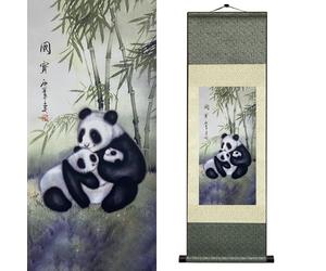 Newscz Décoration Murale en Soie Panda Géant Art Asiatique Style Encre de Chine avec Bambou Tableau Murale Tapestry Décoration Intérieure Pour Chambre à Coucher Salon Maison 92x30 CM(HJ-K006)