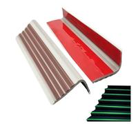 Nez de marche, bordure d'escalier en caoutchouc, phosphorescente, antidérapante, auto-adhésive, protection des marches d'escalier, bordure d'escalier Peel and Stick Stair Nose(Brown,70in/1.77m)
