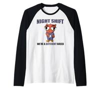Night Shift INFIRME : WE are A Different Breed Funny Owl Meme Manche Raglan