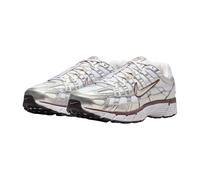 Nike Sportswear Baskets basses 'P-6000' marron / argent / blanc, Taille 42