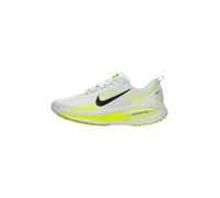 NIKE Chaussure de course 'VOMERO 18' pomme / noir / blanc, Taille 42,5