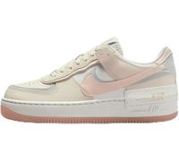 NIKE Femme Air Force 1 Shadow Sneaker, Lait de Noix de Coco Clair argenté Voile Teinte Cramoisi, 40.5 EU