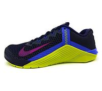 Nike Femme Metcon 6 Football Shoe, Blackened Blue/Red Plum-Cyber, 42.5 EU