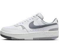 Nike Femme WMNS Gamma Force Sneaker, White/Smoke Grey-Lt Smoke Grey, 42 EU
