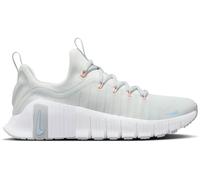 Chaussure d'entraînement Nike Free Metcon 6 pour femme Photon Dust/Light Smoke Grey/Summit White/Metallic Silver 38.5