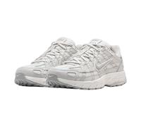 NIKE IF1756-100 W P-6000 SE Femme Summit White/Wolf Grey-VAST Grey EU 39