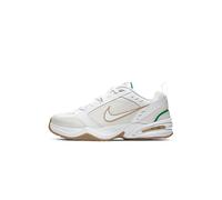 Nike Monarch 4 Sneaker