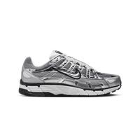 Nike Sportswear Baskets basses 'P-6000' noir / argent / blanc cassé, Taille 42,5