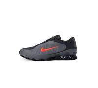 NIKE Reax 8