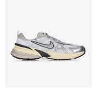 Nike Femme V2k Run Sneaker, Summit White Metallic Silver, 42 EU