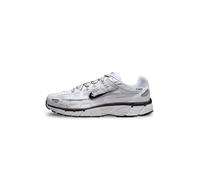 Nike Sportswear Baskets basses 'P-6000' argent, Taille 42