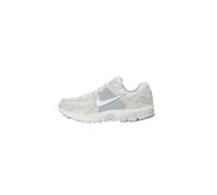 Nike Sportswear Baskets basses 'ZOOM VOMERO 5' gris basalte / gris clair / blanc, Taille 41