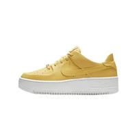 Nike W Af1 Sage Low, Chaussures de Basketball, Multicolore (Topaz Gold/Topaz Gold/White 700), 35.5 EU