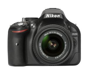 Nikon D5200 + AF-S DX NIKKOR 18-55mm Kit d'appareil-photo SLR 24,1 MP CMOS 6000 x 4000 pixels Noir