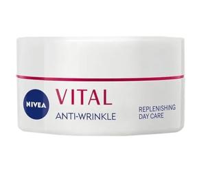 NIVEA Soin de jour Vital intensif (50 ml) - Soin hydratant avec calcium, extraits de perles et huile naturelle de pépins de raisin pour les soins quotidiens des peaux matures
