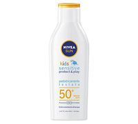 NIVEA SUN Lait Solaire Kids Sensitive Protect & Play FP 50+ 200 ml, Crème Solaire Enfants et Bébés à partir de 6 Mois et haut, Crème Solaire 50+ Résistant à L'Eau