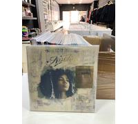 NNEKA 2LP Victime De La Vérité Édition Limitée Vinyle Tourbillonné Doré 2023