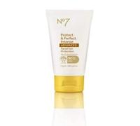 No7 Protect & Perfect Intense Advanced BB Protection solaire pour le visage SPF 30