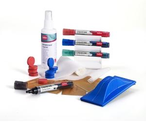 Nobo Kit User pour Tableaux Blancs, Contenu : Effaceurs, Recharges, 4 Marqueurs et un Porte-Marqueurs, Chiffons Absorbants et Spray Nettoyant, 1901430 couleurs assortis