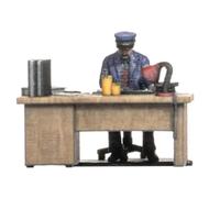 NOCH Personnage 3D : fonctionnaire des chemins de fer à son bureau - HO 1/87 - N