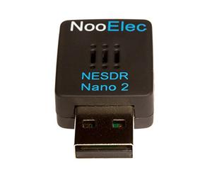 Nooelec NESDR Nano 2 - Ensemble Minuscule USB RTL-SDR Noir (RTL2832U + R820T2) avec antenne MCX. Radio définie par Logiciel, Compatible DVB-T et ADS-B, sécurité ESD