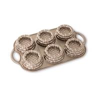 Nordic Ware Shortcake Paniers Moule à gâteau, mini panier moule à gâteau, moule à gâteau, moule à gâteau en fonte d'aluminium, plateau à muffins pour le printemps, fabriqué aux États-Unis, couleur caramel, capacité de 3 tasses