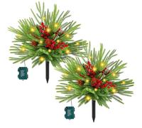 Norfolk Lot de 2 urnes de sapin de Noël artificielles de 61 cm avec lumières, pommes de pin et baies rouges pour porche, urne, jardin, terrasse et décoration de vacances