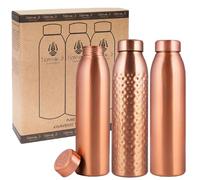 NORMAN JR Bouteille d'eau cuivre 1L Coffret cadeau avec 3 pcs, 2 unies, 1 martelée, Un récipient ayurvédique en cuivre pur vous aide à boire plus d'eau avec de nombreux bienfaits pour la santé