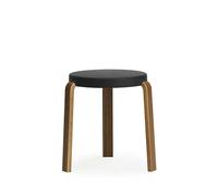 Normann Copenhagen Tabouret Tap black. pieds en noyer
