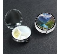 Norwegian Fjords Pilulier rond portable à 3 compartiments pour poche ou sac à main Pilulier hebdomadaire décoratif en métal pour médicaments et vitamines Cadeau de voyage