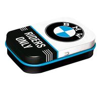 Nostalgic-Art Boîte à pilules rétro 4 x 6 x 1,6 cm BMW - Riders Only - Idée de cadeau pour les fans d'accessoires BMW - Produit original sous licence (OLP) avec dragées à la menthe poivrée, design