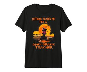 Nothing Scares Me I'm A 2nd Grade Teacher Halloween Witch T-Shirt Haut de Gamme