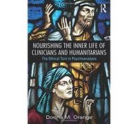 Nourishing the Inner Life of Clinicians and Humanitarians - [Version Originale] Inconnu (Auteur)