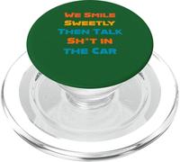 Nous sourions gentiment Puis discutons dans la Voiture avec nos Amis et Notre Famille PopSockets PopGrip pour MagSafe