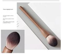 Nouveau 1 Pièces Européen Vintage Manche En Bois Pinceau De Maquillage De Haute Qualité Noyer Poudre Libre Blush Fond De Teint Contour Brosse Super Doux..Highlight Brush