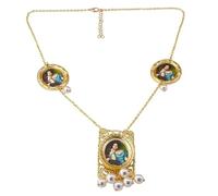 NOUVEAU 2025 Retro Retro World Forme Paint Lady Huile Pendant Collier Littérature et art portant des bijoux de décoration perle commémoratifs avec pour vous accessoires Trendy Creative Best for Gift